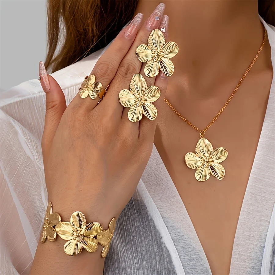 5pcs Elegant Golden-Tone Floral Jewelry Set - Vintage Style, Includes Necklace, Bracelet, Ring,and Earrings Ideal for Daily Wear