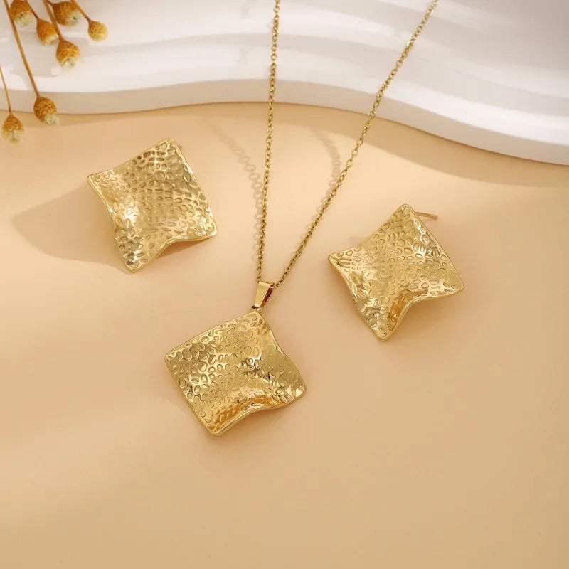 Fashion Alloy Jewellery Sets for Women Exquisite Irregular Luxury Creative Polygonal Geometry Flower Love Earrings Necklace Set