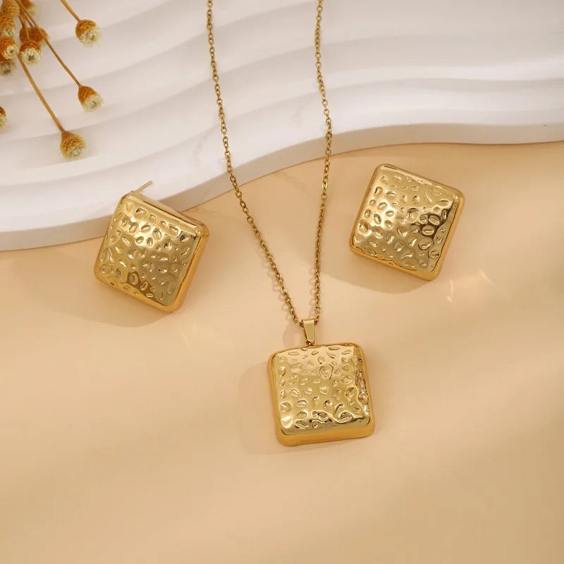 Fashion Alloy Jewellery Sets for Women Exquisite Irregular Luxury Creative Polygonal Geometry Flower Love Earrings Necklace Set