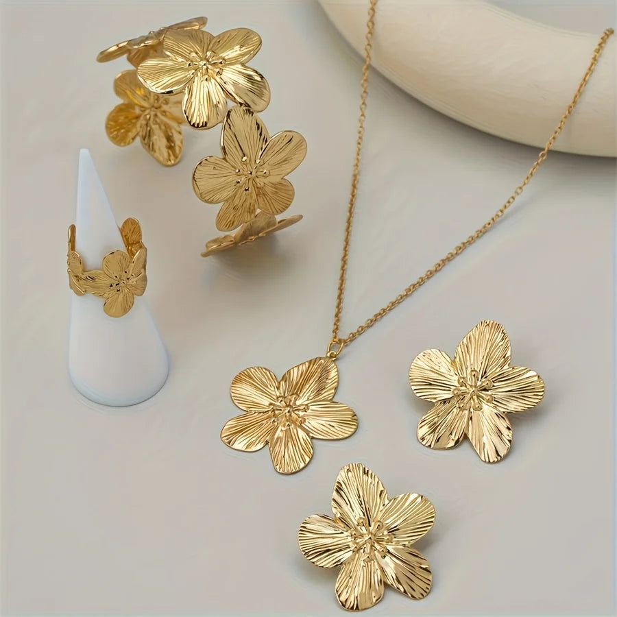 5pcs Elegant Golden-Tone Floral Jewelry Set - Vintage Style, Includes Necklace, Bracelet, Ring,and Earrings Ideal for Daily Wear
