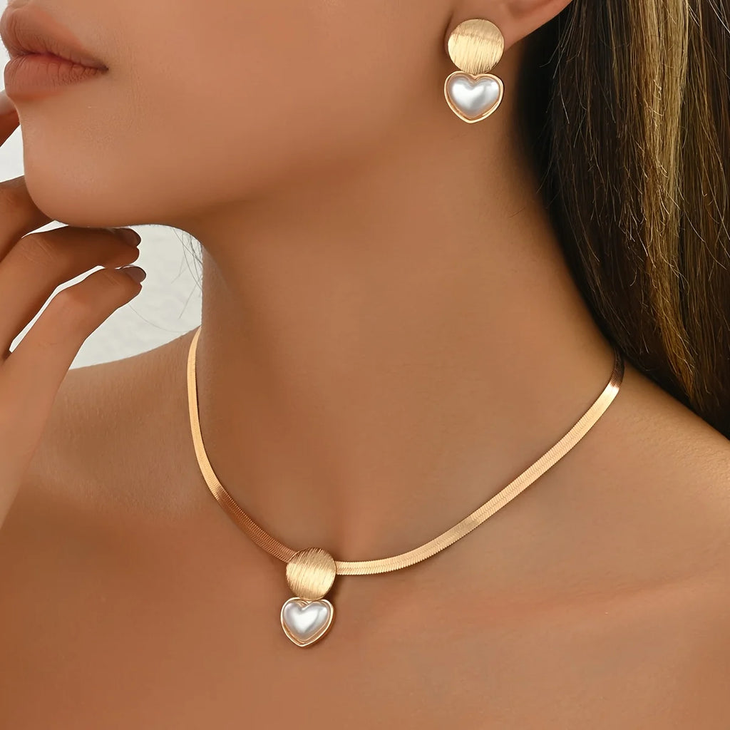 3PCS Elegant Golden Jewelry Set - Chic Necklace & Matching Earrings with Heart & Geometric Pendants, Ideal for Daily Wear