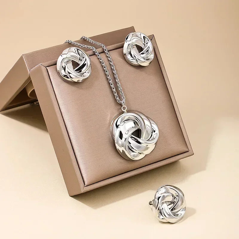 4 PCS Irregular Pearls Jewelry Set Korean Pearl Pendant Choker Stud Earring Rings for Women Classic Bracelet Wedding Jewelry